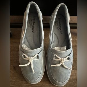 Grasshopper shoe 👟 in mint condition.